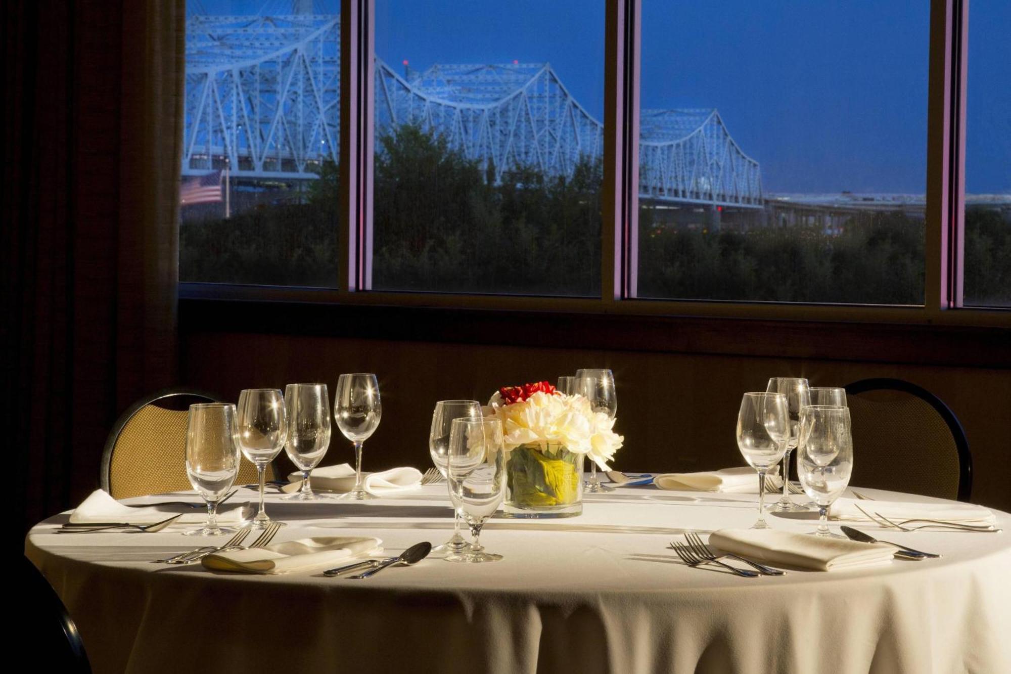 Sheraton Louisville Riverside 3* Jeffersonville