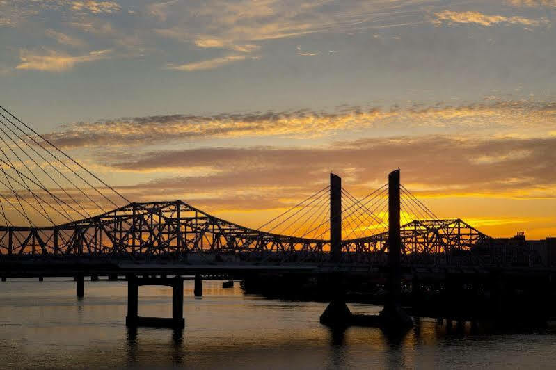 Hotel Sheraton Louisville Riverside